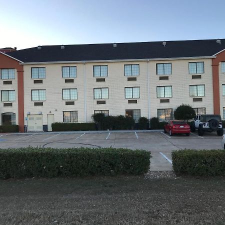 Quality Inn And Suites Fort Worth Bagian luar foto