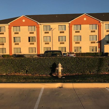Quality Inn And Suites Fort Worth Bagian luar foto