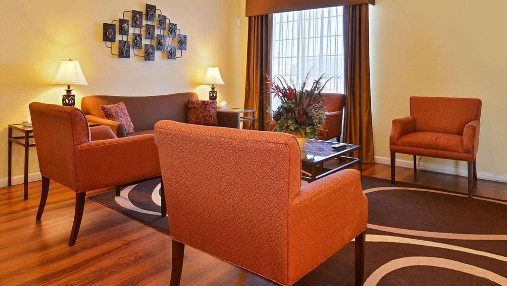 Quality Inn And Suites Fort Worth Bagian luar foto